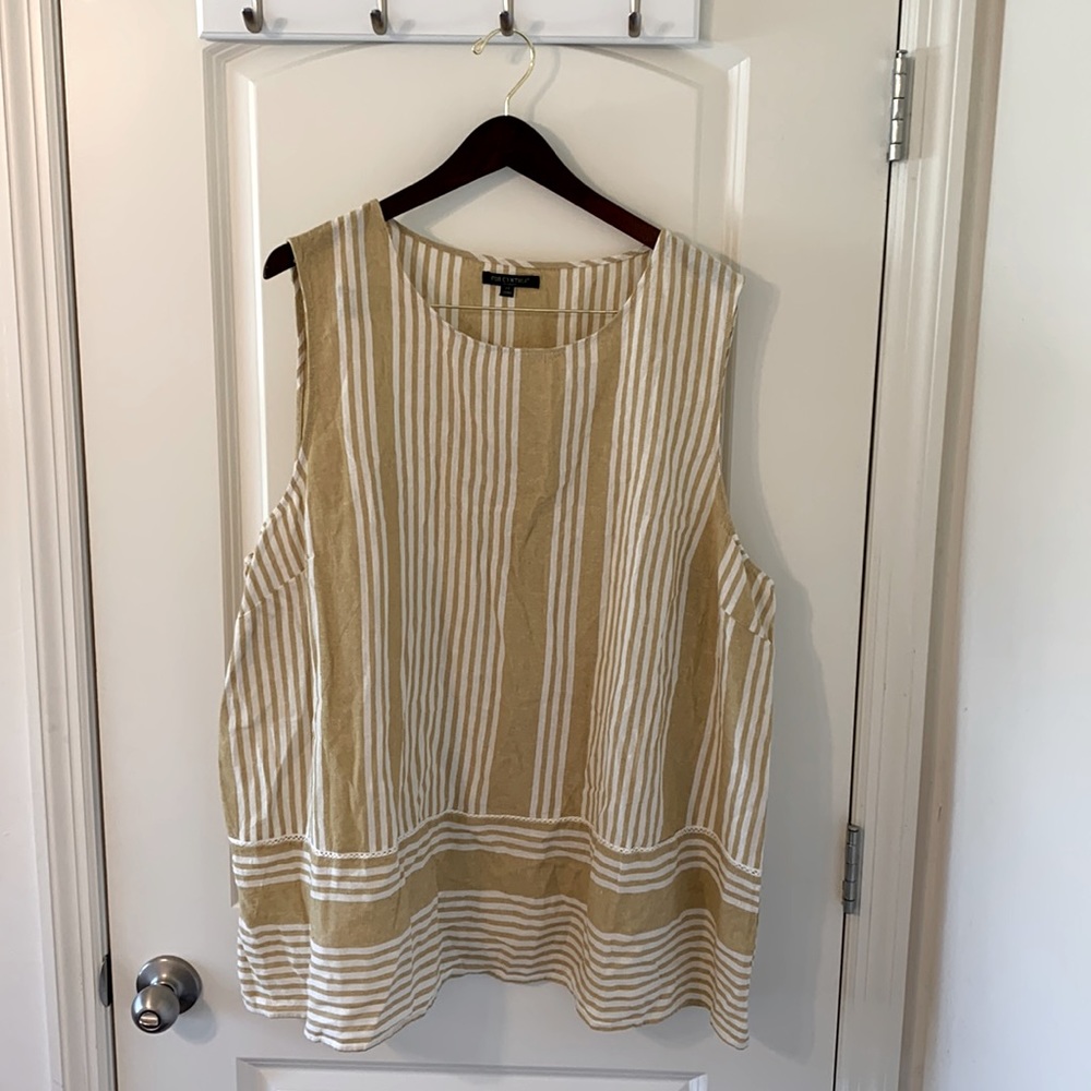 Sleeveless shirt